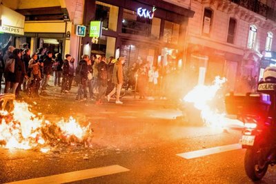 Proteste gegen die Rentenreform in Frankreich: Wie hier in Paris demonstrieren Franzosen gegen die geplante Erhöhung des Renteneintrittsalters von 62 auf 64 Jahre. 