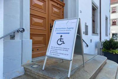 Ein Briefwahlbüro befindet sich im Rathaus von Freiberg.