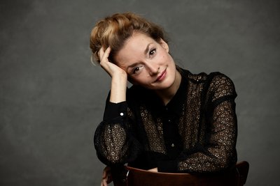 Die Sopranistin Vera-Lotte Boecker ist eine der Solistinnen im 6. Sinfoniekonzert.
