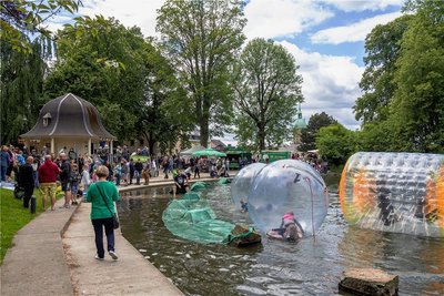 Zum dritten Mal feierten die Annaberg-Buchholzer und ihre Gäste am Schutzteich ihr Eisfest.