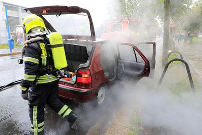 Am Freitagmittag brannte in Chemnitz ein Auto.