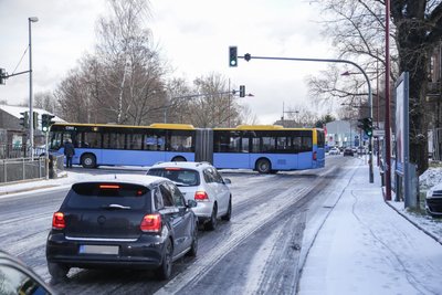 Behinderungen auf der Limbacher Straße.
