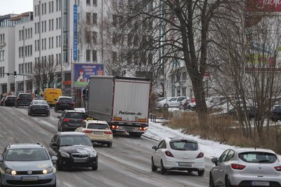 Schwierigkeiten hatten einzelne Fahrer auch auf der Leipziger Straße.