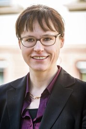 Nadine Wolf forscht zum Thema Telefonangst.