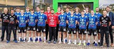 Traditioneller Fototermin in Schwarzenberg: In dieser Formation geht das Auer Juniorteam in die neue Saison. 