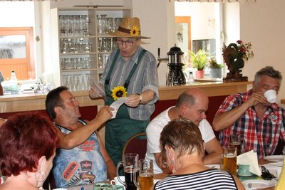 Der "Crimmitschauer Stadtgärtner" hat sich beim Sommerfest sozusagen unters Volk gemischt.