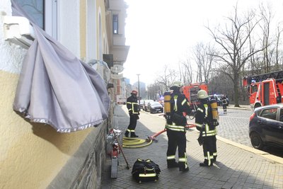 Am Mittwochnachmittag rückte die Feuerwehr zu einem Brand an der Karolastraße in Plauen aus.