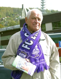 Kurt Viertel im Jahr 2009 bei einem Stadionbesuch in Aue.