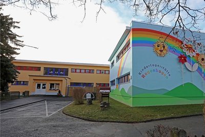 Die energetische Sanierung des Daches an der Kindertagesstätte "Regenbogen" kostet 330.000 Euro.