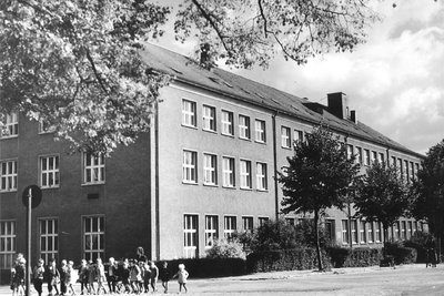Das Forschungsinstitut für Nichteisen-Metalle Freiberg, kurz FNE. An seiner Stelle steht heute die „Villa Kunterbunt."