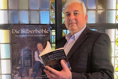 Reimar Fröbel aus Freiberg hat ein Buch über seine Kindheit im Tal der Großen Striegis geschrieben. Es trägt den Titel "Das Geheimnis der Silberhöhle - eine Jugend im Osten Deutschlands." 