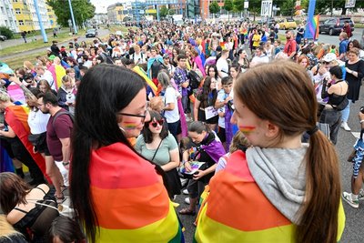 Laut Veranstalter etwa 1500 Menschen beteiligten sich an dem Umzug durch die Innenstadt. Am Falkeplatz wurde eine Zwischenkundgebung abgehalten.