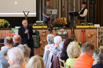 Würdiger Rahmen: Vor rund 100 Gästen erhielt der 86-Jährige die Ehrenbürgerschaft seiner Geburtstadt Lauter, heute Lauter-Bernsbach.