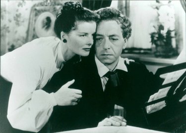 Viel Hollywood-Klischees, wenig Faktentreue: Szene aus "Song of Love - Clara Schumanns große Liebe" mit Katharine Hepburn und Paul Henreid.
