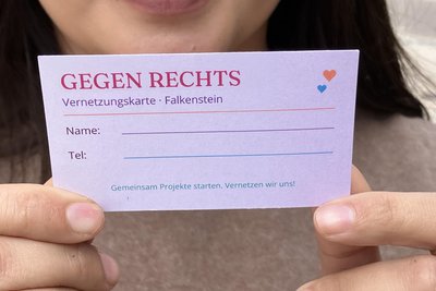 Auf diesen Karten können unterstützungswillige Besucher des Demokratie-Picknicks ihre Kontaktdaten hinterlassen. Ziel der Aktion ist es, gleichgesinnte Menschen zu finden.