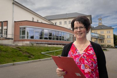 Die Kurhaus-Sanierung in Thermalbad Wiesenbad samt neuem Anbau ist fast abgeschlossen. Im Bild Geschäftsführerin Ricarda Lorenz.