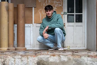 Tomas Martens erreicht als „Sanierungs-Influencer“ auf Instagram Tausende Follower.