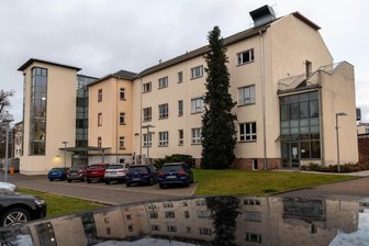 160 Jahre Krankenhaus in Rochlitz: Vom Anfang, Ende und Neubeginn - So sieht das ehemalige Krankenhaus aktuell aus. In den kommenden Monaten werden Handwerker ein- und ausgehen. Denn der Komplex wird zu einem Pflege- und Gesundheitszentrum umgebaut. Die kreiseigene Klinikgesellschaft LMK rechnet mit Ausgaben in Höhe von siebeneinhalb Millionen Euro.