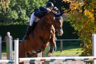 17-Jährige gewinnt Vereinspokal - Natalie Wild vom RV Oberlungwitz und "Liguster" waren nach wechselhaften Wochen wieder gut in Form.