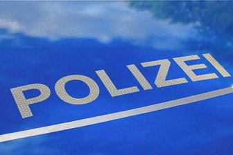 17-Jährige auf einem Simson-Moped stößt in Schweikershain mit Auto zusammen - Die Polizei eilte zu einem Unfall nach Schweikershain. 