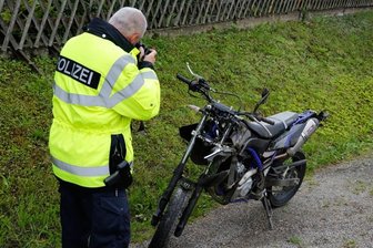 17-Jähriger stürzt mit Motorrad -
