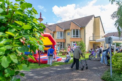 Zum 30. Jubiläum war auch der Garten des Seniorenzentrums für alle Interessierten zugänglich.