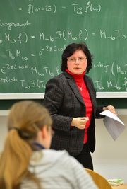 Swanhild Bernstein, erste Mathematik-Professorin in Freiberg: Mathematiker lesen nicht vor, sondern schreiben an. 