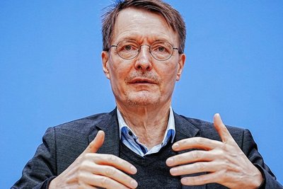 Bundesgesundheitsminister Karl Lauterbach erläutert sein Konzept zur Reform der Krankenhauslandschaft in Deutschland. 
