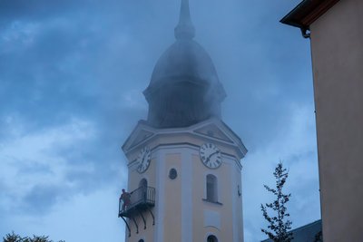 Rauch quoll aus dem Kirchturm in Schneeberg-Neustädtel. Aber es war nur eine Übung.