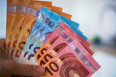 Im Verlauf des Jahres 2020 stieg das mittlere Einkommen im Vogtlandkreis um 34 Euro. Anderswo kletterte der Wert aber noch deutlicher - etwa in Dresden, Chemnitz und im Landkreis Zwickau.