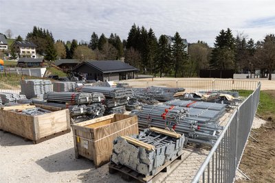 In diesem Bereich am Fuß des Hangs entsteht der „Adventure Jump & Slide Park Oberwiesenthal“.
