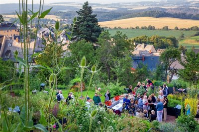 Im Juli 2021 trafen sich Mitmacher im Annagarten. Er wurde in Erinnerung an die Kurfürstin angelegt.