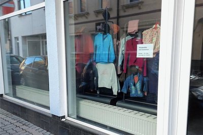 Neben Geldspenden gibt es auch Sachspenden, die im Charity-Shop an der Silberstraße ausgegeben werden. 
