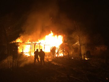 In der Nacht hatten bereits zwei Lauben in einer Gartensparte an der Plauenschen Straße in Flammen gestanden.