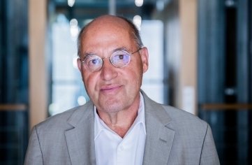 Gregor Gysi verrät am 4. Oktober "Was Politiker nicht sagen". 