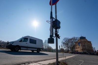 Dieses Gerät war vergangene Woche an einem Verkehrsschild an der Hofwiesenstraße angebracht.