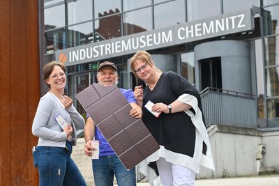 Romana Klose, Patrick Walter und Anett Polig organisieren das Schokoladenfestival.