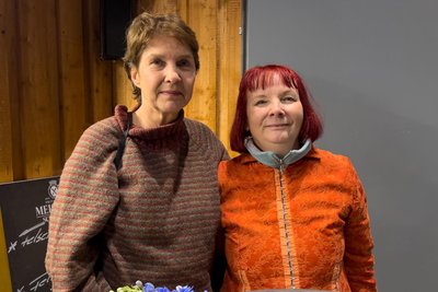Autorin Sabine Ebert (rechts) mit Odette Bereska, die die Bühnenfassung schrieb.