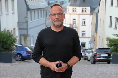 Dirk Neubauer (parteilos) erhielt die meisten Stimmen im ersten Wahlgang. 