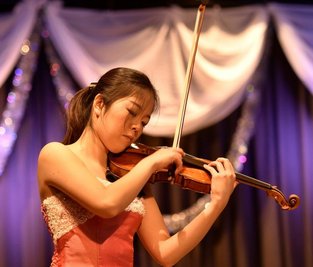 Yasuka Morizono war 2015 Preisträgerin des Instrumentalwettbewerbs Markneukirchen.
