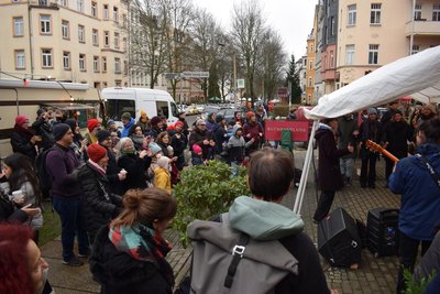 Die Weihnachtsmarktgäste wollten schon am frühen Nachmittag eine Zugabe hören.