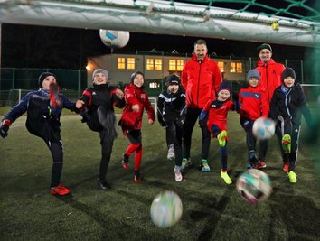 Da kommt Freude auf: Die E-Jugend-Fußballer des Oberlungwitzer SV dürfen sich aktuell wie alle Kinder und Jugendlichen bis 16 Jahren weiter in ihren Sportarten austoben. 