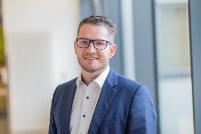 Seitdem Pläne der Klinikleitung, im Bild Geschäftsführer Marcel Koch, bekannt sind, möglichst alle Mitarbeiter in einem Haustarifvertrag unterzubringen, fühlten sich gerade die Beschäftigten aus dem nicht-ärztlichen Bereich unter Druck gesetzt.