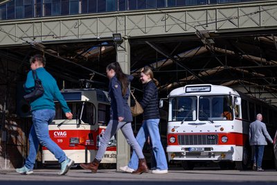 Das Straßenbahnmuseum an der Zwickauer Straße profitiert vom Garagen-Campus, einer Interventionsfläche der Kulturhauptstadt.