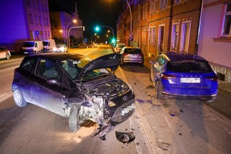 18-Jährige bei Unfall in Aue verletzt - Bundesstraße 101 gesperrt - Ein Unfall hat sich am frühen Donnerstagmorgen auf der B 101 in Aue ereignet.