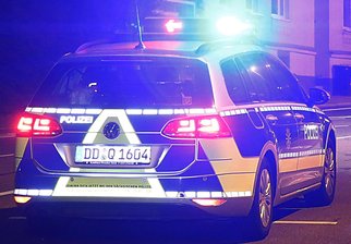18-Jährige nach Prügel-Attacke schwer verletzt - Die Polizei ermittelt gegen den Unbekannten.