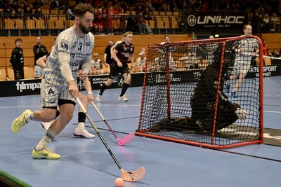Die Floorfighters Chemnitz um Tomas Novotny schieden im Halbfinale (Foto) am Samstag gegen Hamburg aus.