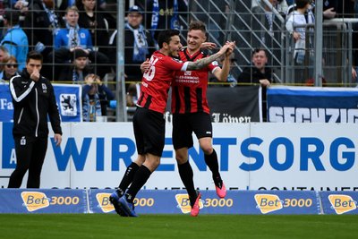 Da war der CFC noch in Führung: Philipp Hosinger und Erik Tallig jubeln über den 2. Treffer.