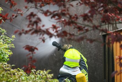 Kurz vor 13 Uhr am Sonntag wurden die Feuerwehren aus Schneeberg und Bad Schlema zu brennenden Mülltonnen nach Schneeberg gerufen.