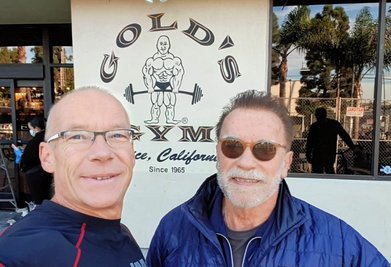 Jens Berthold aus Neukirchen traf nach einem Titelgewinn als Nature-Bodybuilder in Los Angeles auf Arnold Schwarzenegger, der ihm nun für den nächsten Titel die Daumen drückt. 
